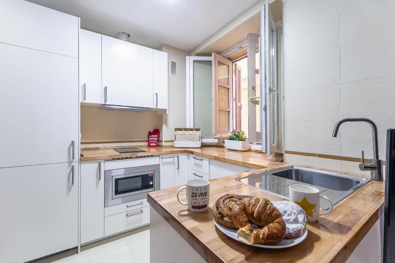 Central Malaga Apartment At Mitjana Plaza Dış mekan fotoğraf