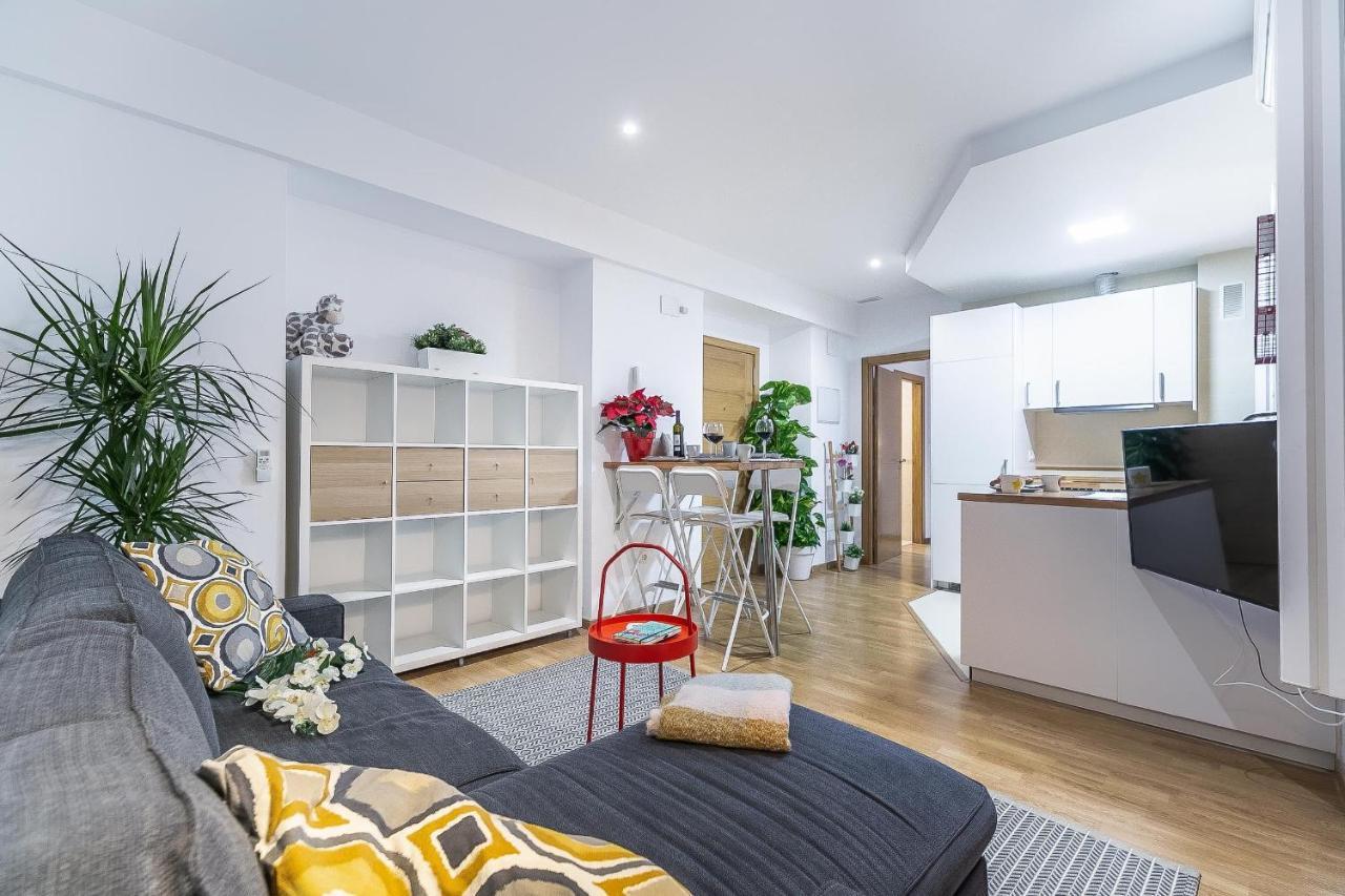 Central Malaga Apartment At Mitjana Plaza Dış mekan fotoğraf