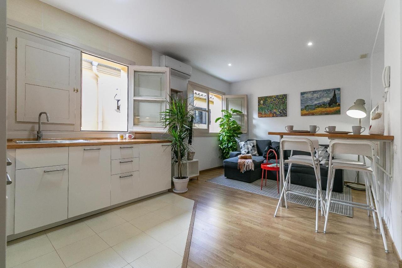Central Malaga Apartment At Mitjana Plaza Dış mekan fotoğraf