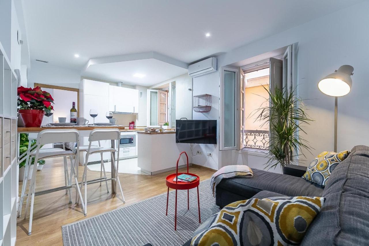 Central Malaga Apartment At Mitjana Plaza Dış mekan fotoğraf