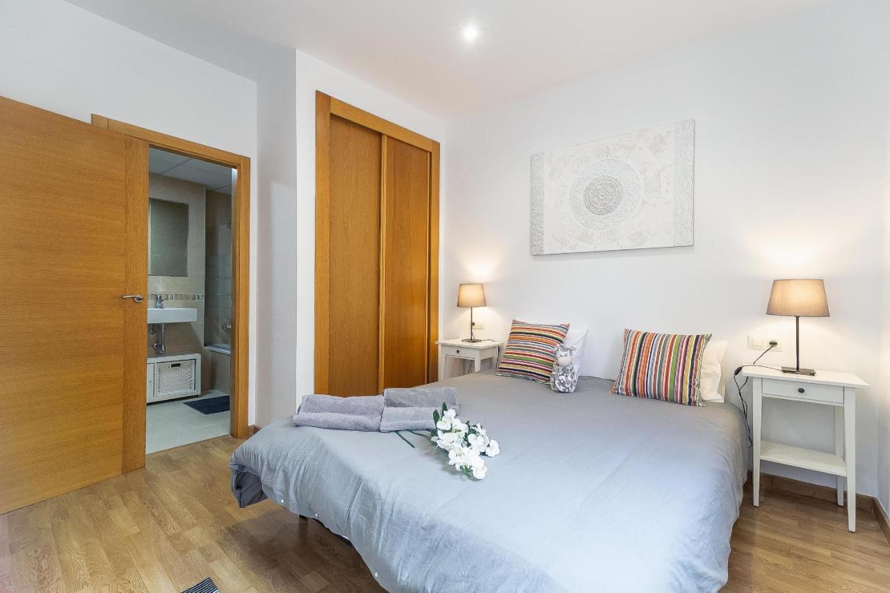 Central Malaga Apartment At Mitjana Plaza Dış mekan fotoğraf