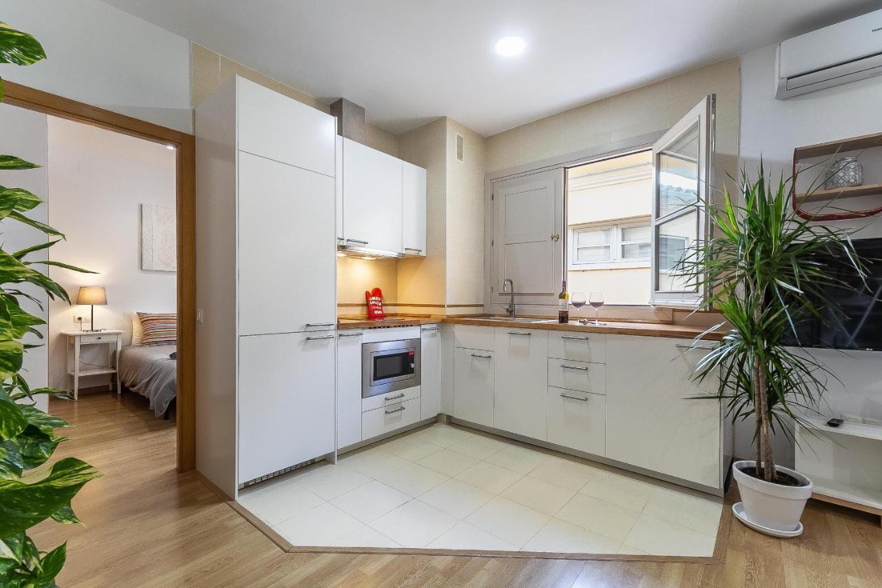 Central Malaga Apartment At Mitjana Plaza Dış mekan fotoğraf