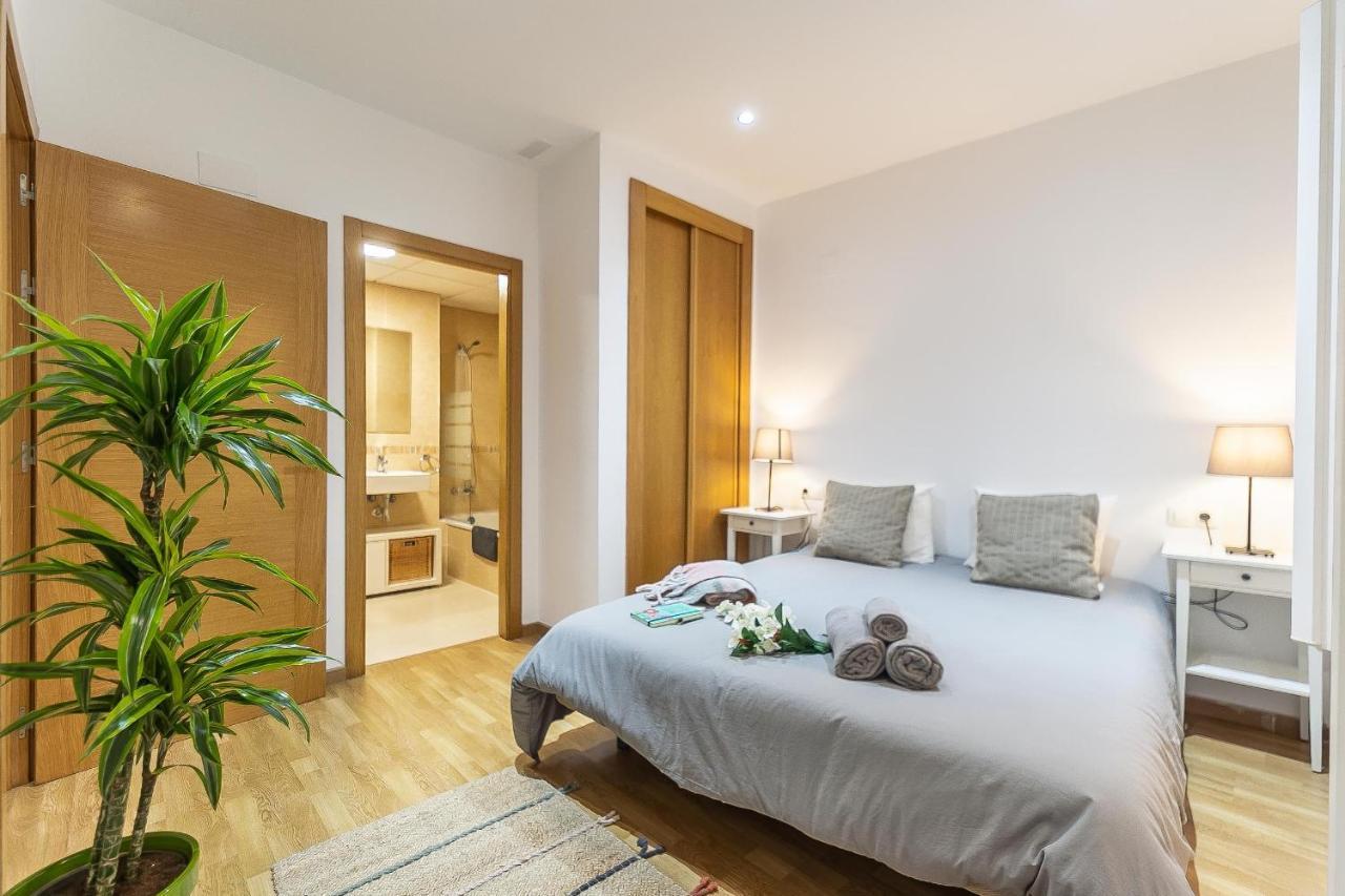 Central Malaga Apartment At Mitjana Plaza Dış mekan fotoğraf