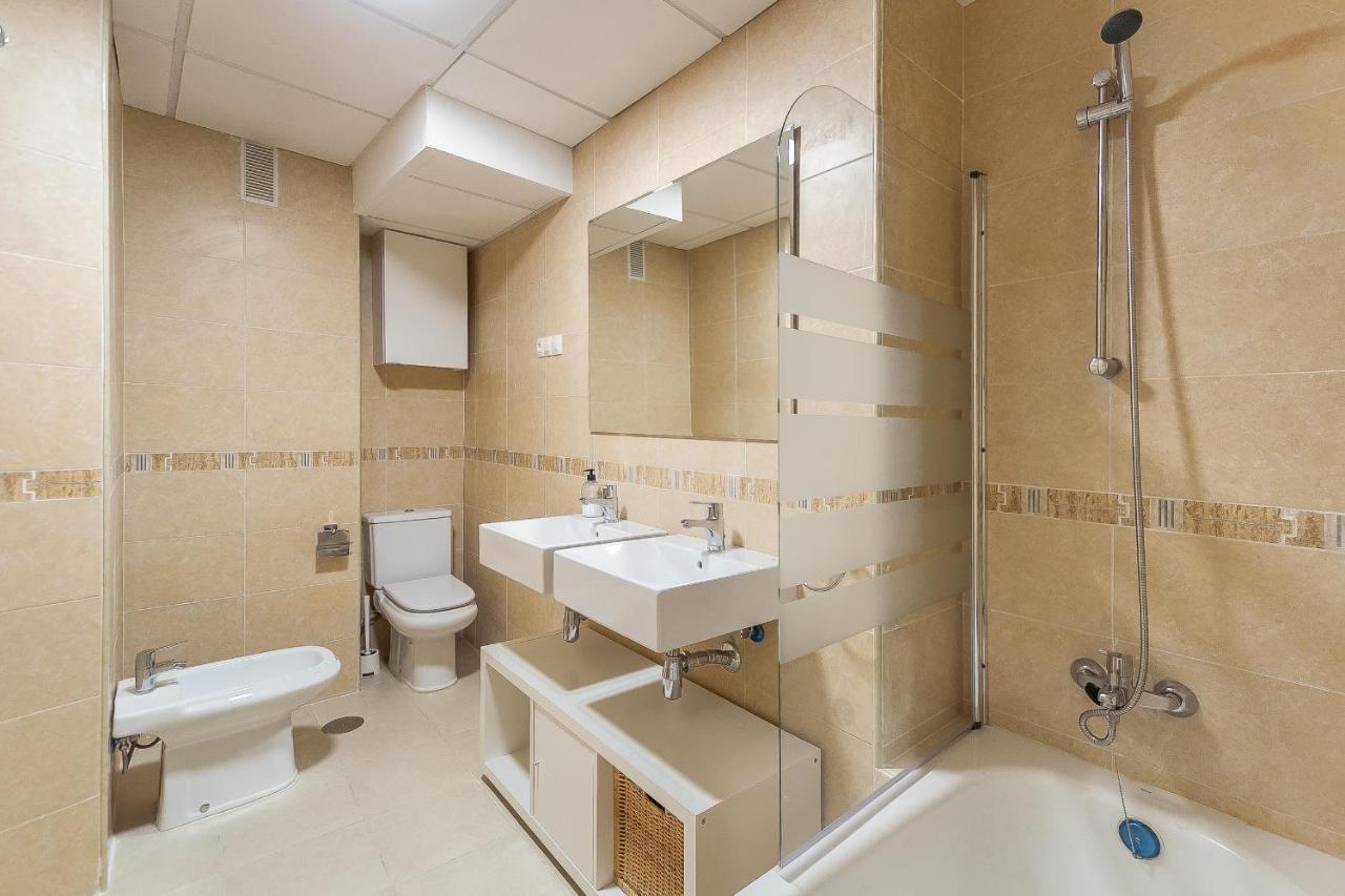 Central Malaga Apartment At Mitjana Plaza Dış mekan fotoğraf