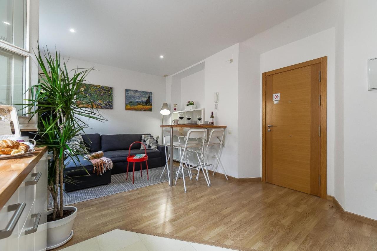 Central Malaga Apartment At Mitjana Plaza Dış mekan fotoğraf