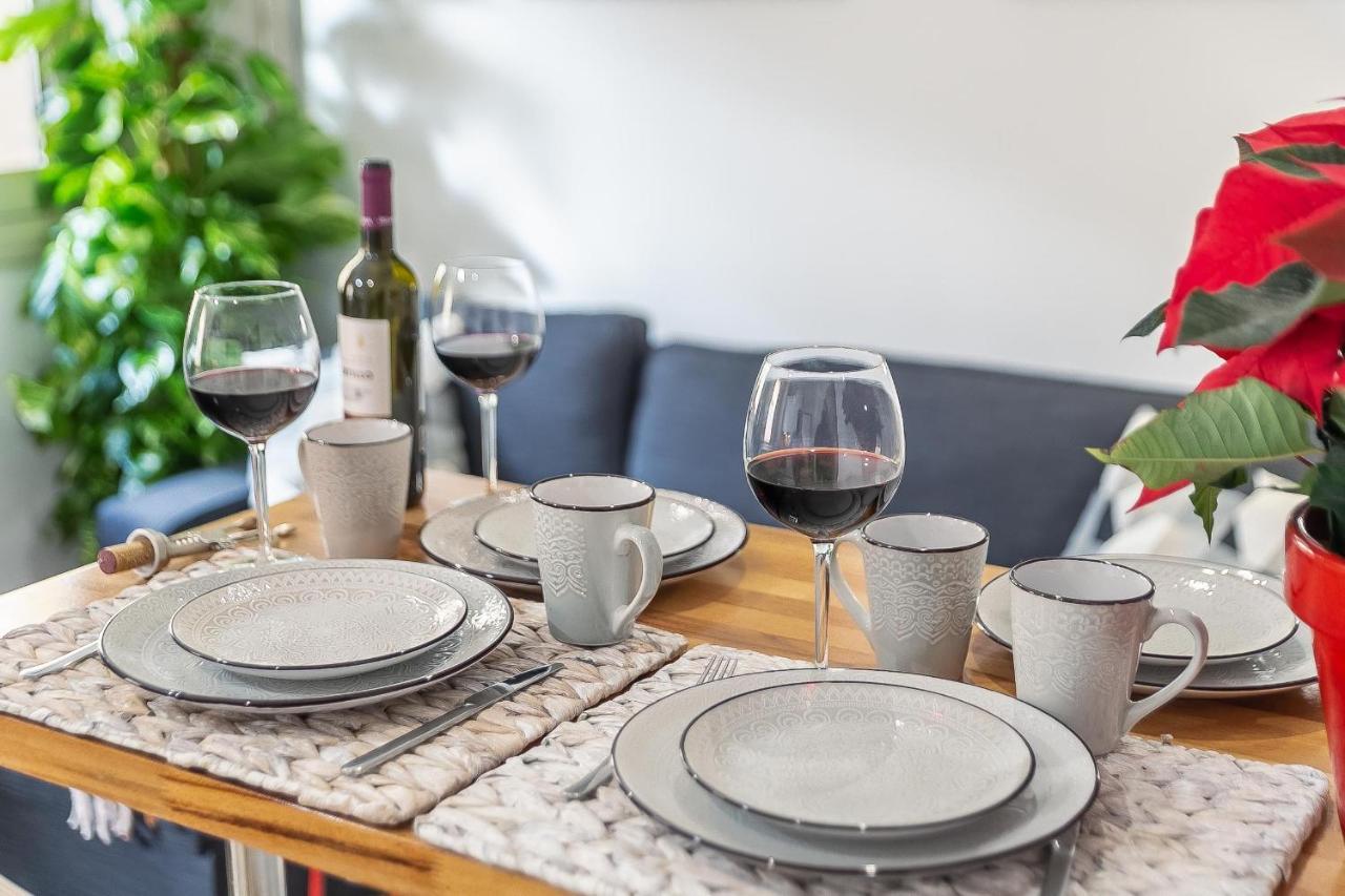 Central Malaga Apartment At Mitjana Plaza Dış mekan fotoğraf